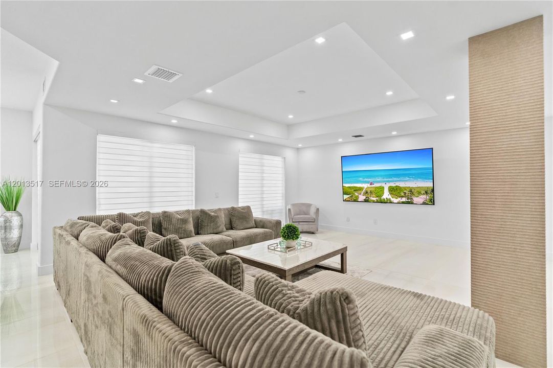 For Sale: $2,499,000 (5 beds, 4 baths, 2949 Square Feet)