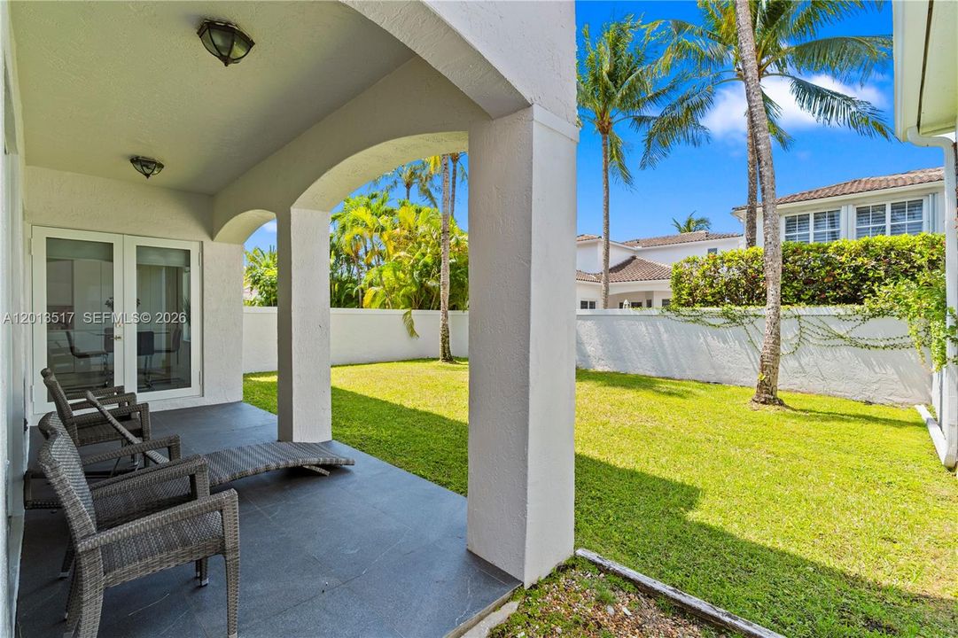 For Sale: $2,499,000 (5 beds, 4 baths, 2949 Square Feet)