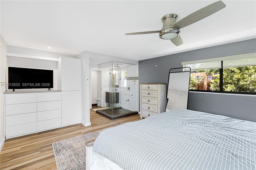 En Venta: $725,000 (3 camas, 3 baños, 1697 Pies cuadrados)