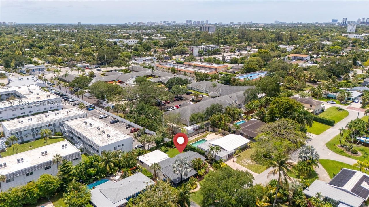 En Venta: $725,000 (3 camas, 3 baños, 1697 Pies cuadrados)