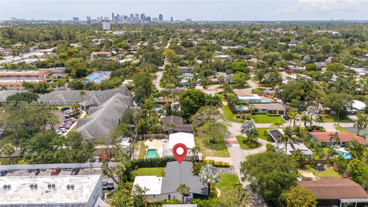 En Venta: $725,000 (3 camas, 3 baños, 1697 Pies cuadrados)