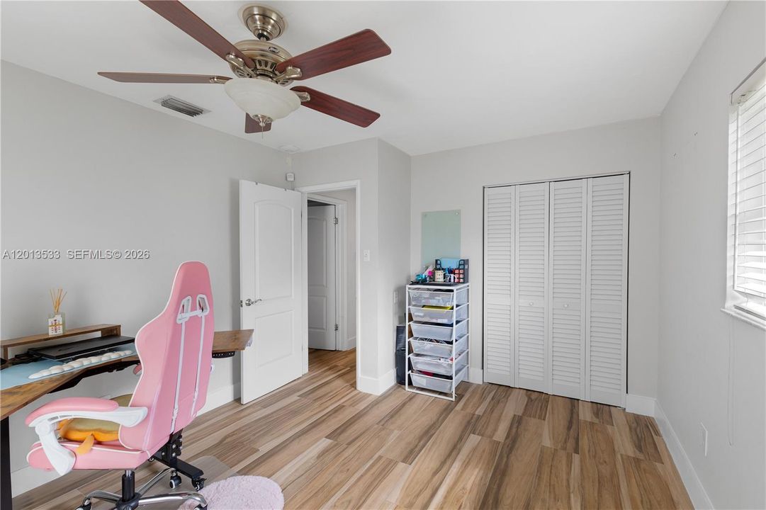 En Venta: $725,000 (3 camas, 3 baños, 1697 Pies cuadrados)