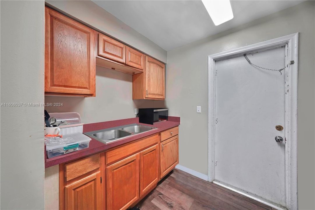 Kitchen 1