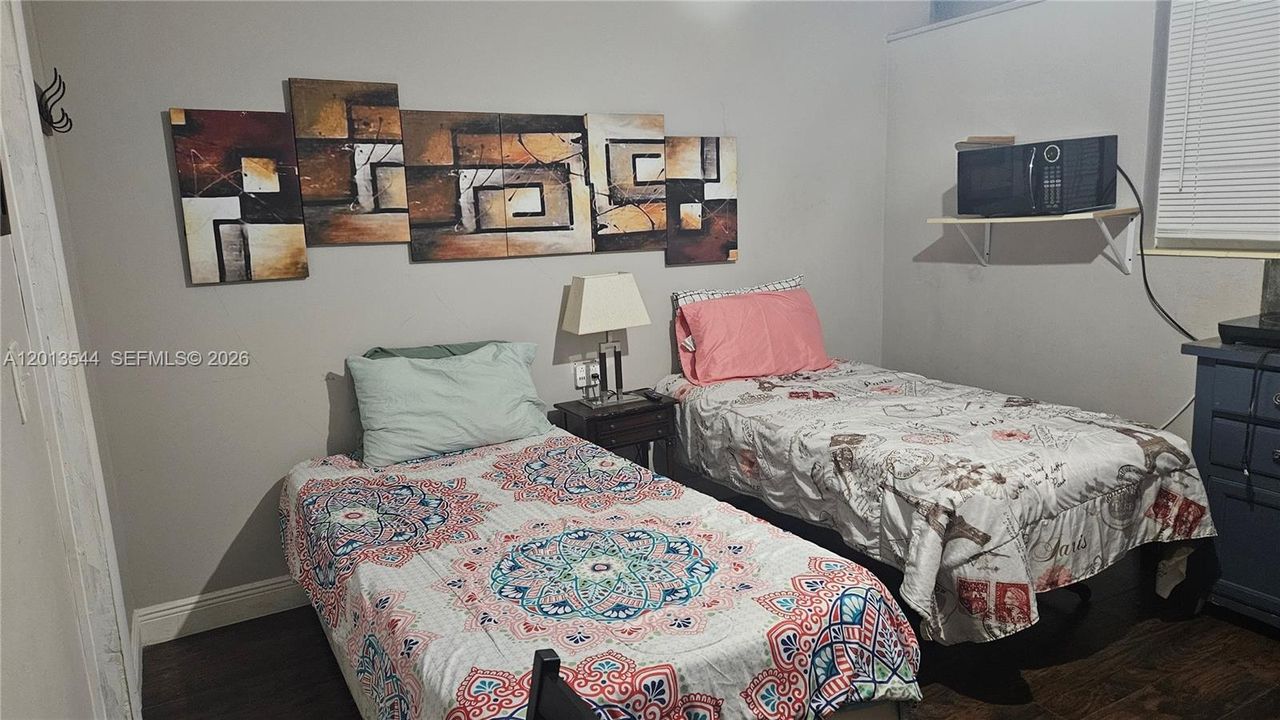 En Renta: $1,200 (1 camas, 1 baños, 1808 Pies cuadrados)