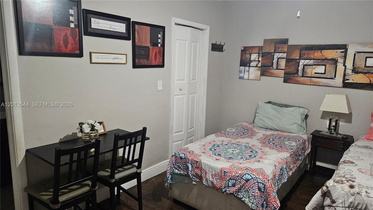 En Renta: $1,200 (1 camas, 1 baños, 1808 Pies cuadrados)