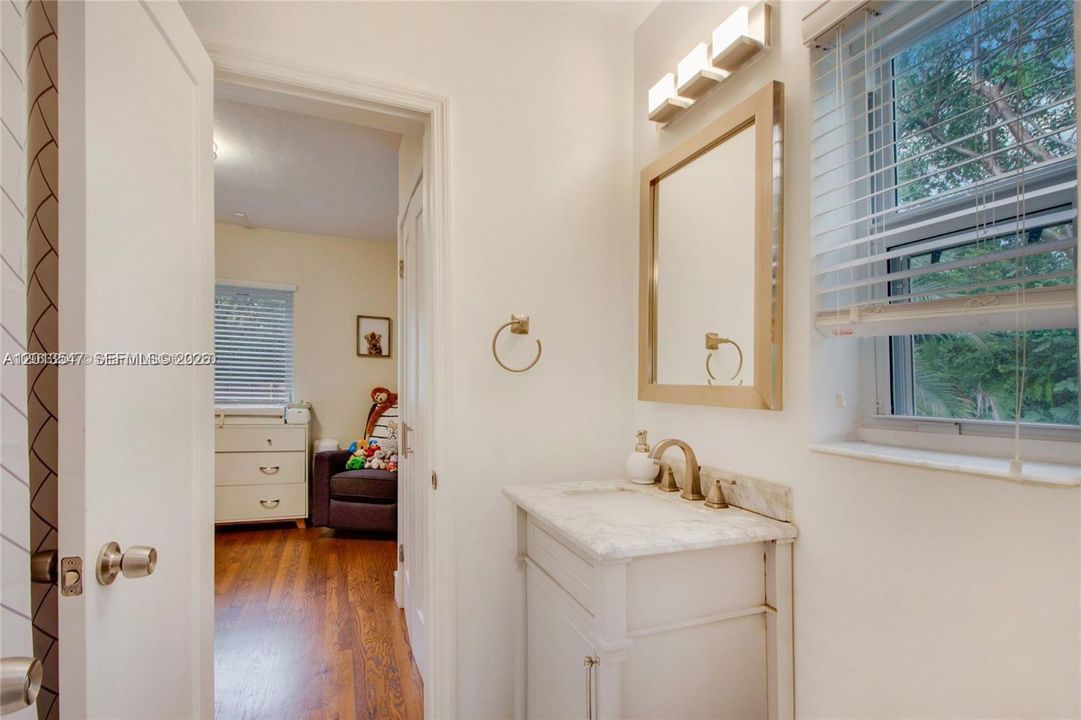 В аренду: $6,900 (3 спален, 2 ванн, 1422 Квадратных фут)