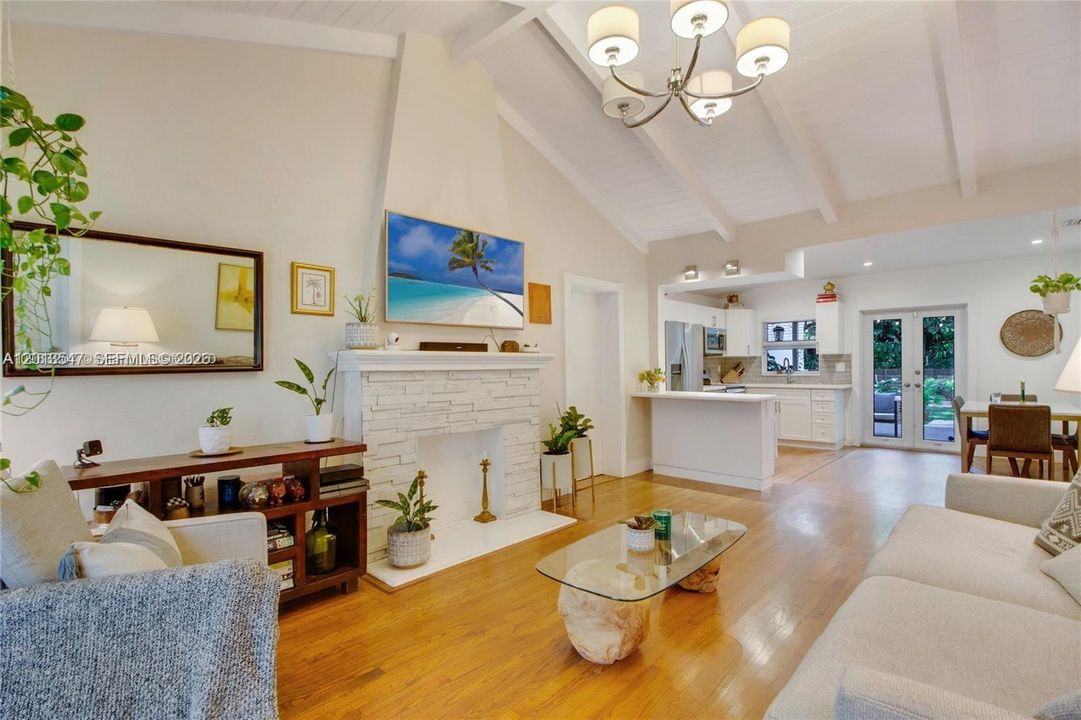 В аренду: $6,900 (3 спален, 2 ванн, 1422 Квадратных фут)