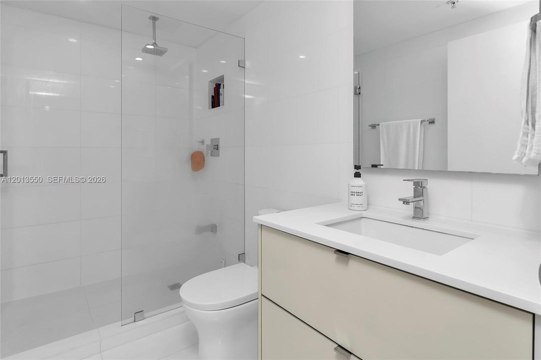 Недавно арендовано: $3,500 (2 спален, 2 ванн, 1350 Квадратных фут)