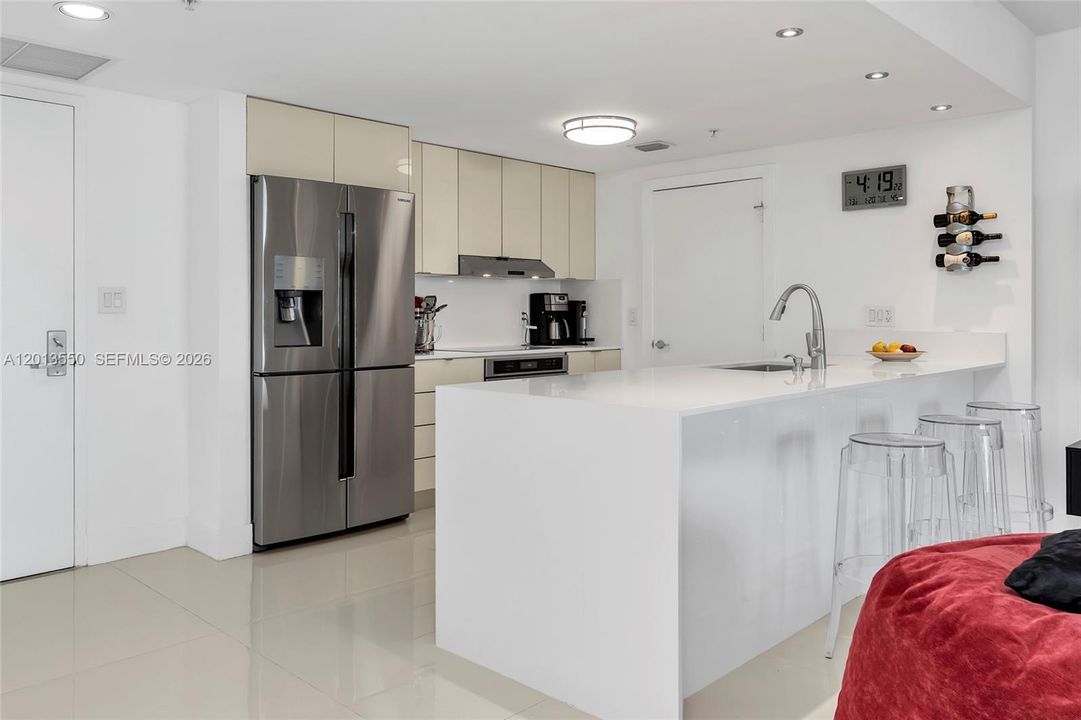 Недавно арендовано: $3,500 (2 спален, 2 ванн, 1350 Квадратных фут)