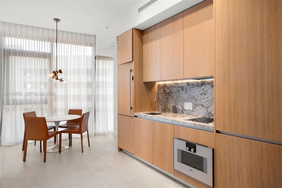 For Sale: $908,160 (1 beds, 2 baths, 883 Square Feet)