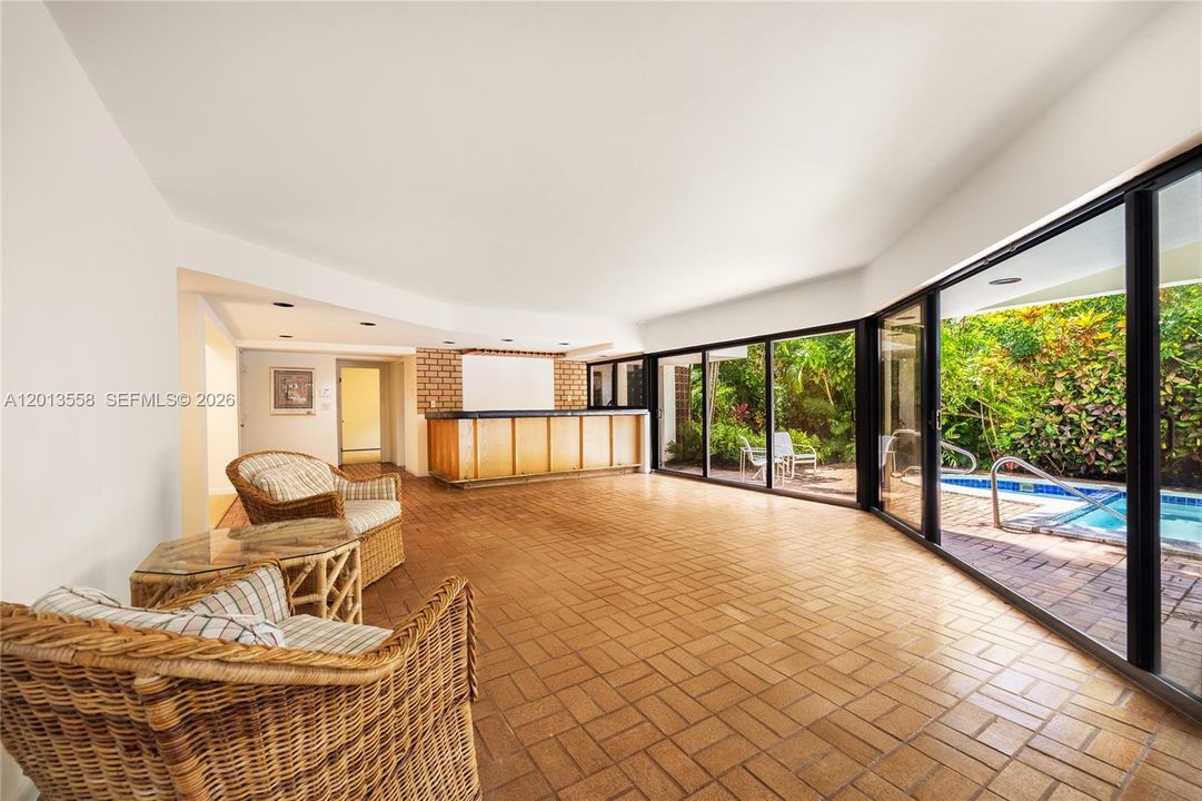 Active With Contract: $4,295,000 (4 beds, 5 baths, 4442 Square Feet)