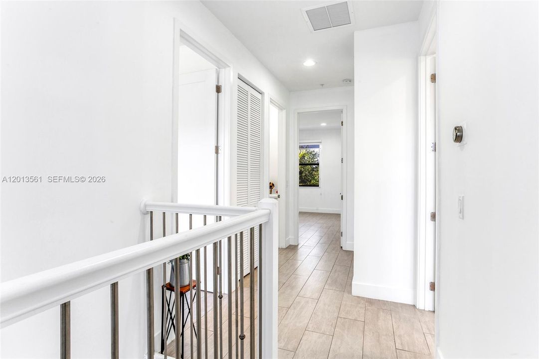 Activo con contrato: $3,600 (3 camas, 2 baños, 1749 Pies cuadrados)