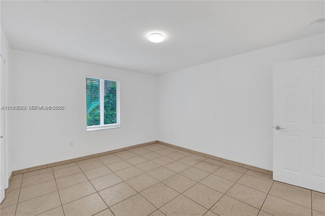 Под контрактом: $3,400 (3 спален, 2 ванн, 1500 Квадратных фут)