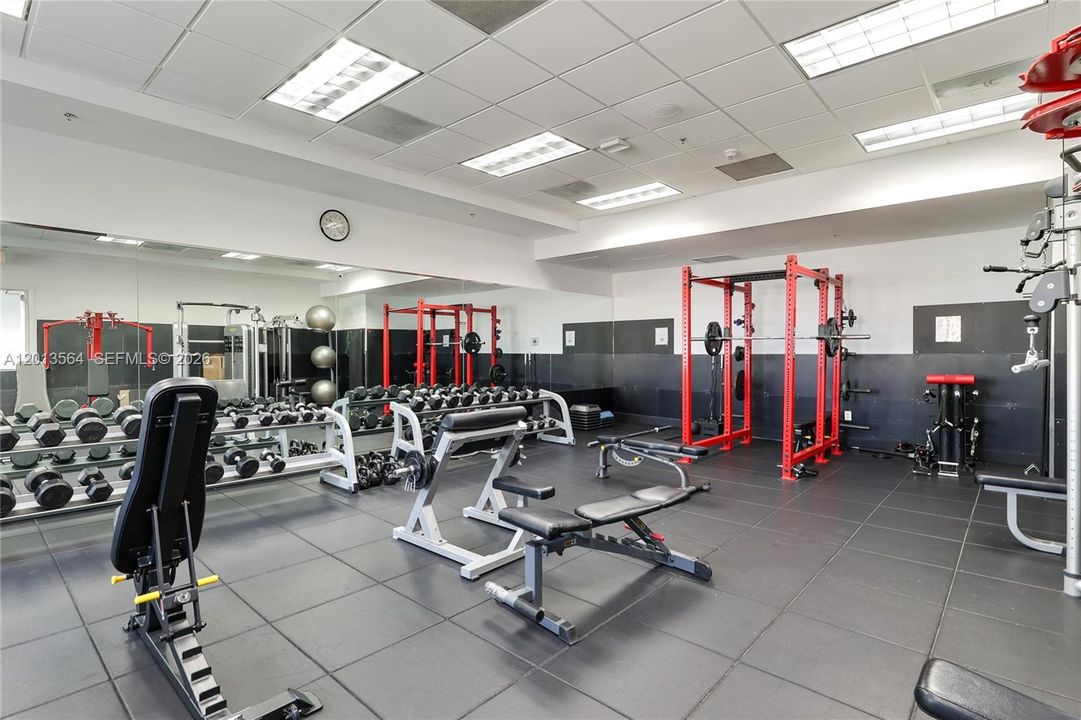 For Sale: $480,000 (1 beds, 1 baths, 825 Square Feet)