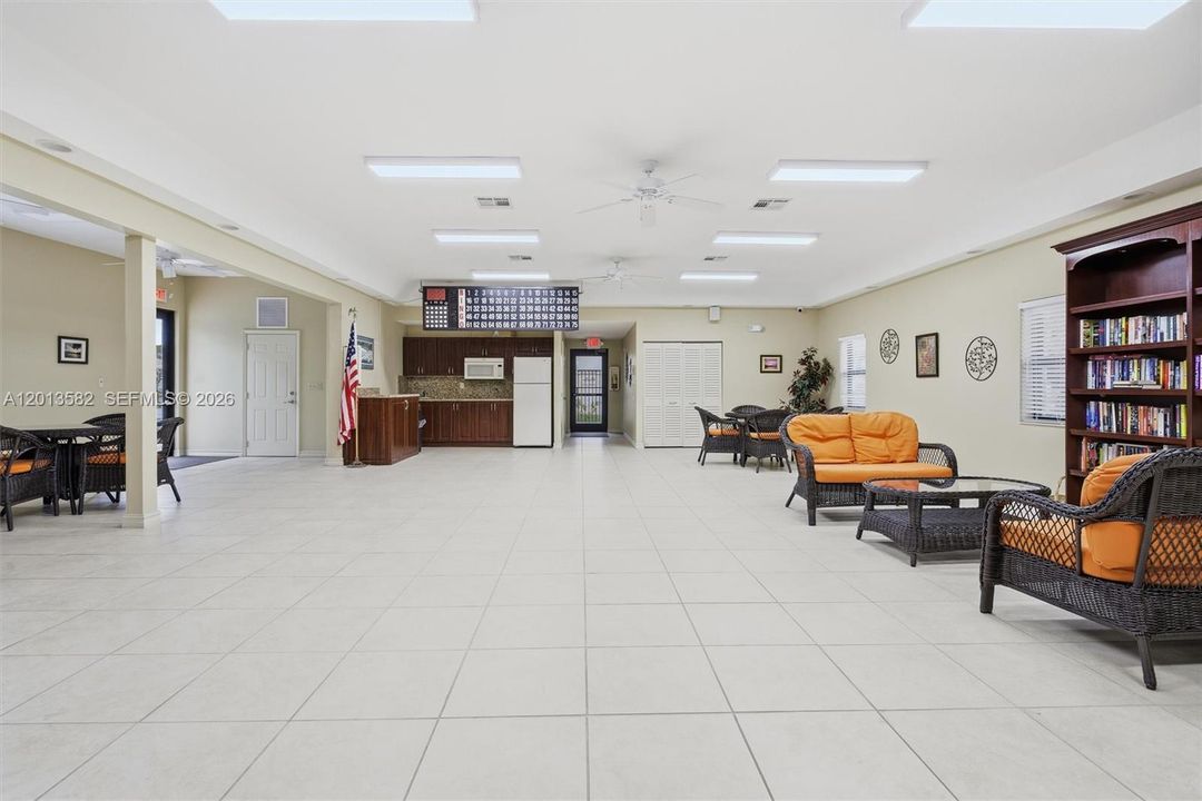 For Sale: $186,999 (1 beds, 1 baths, 630 Square Feet)