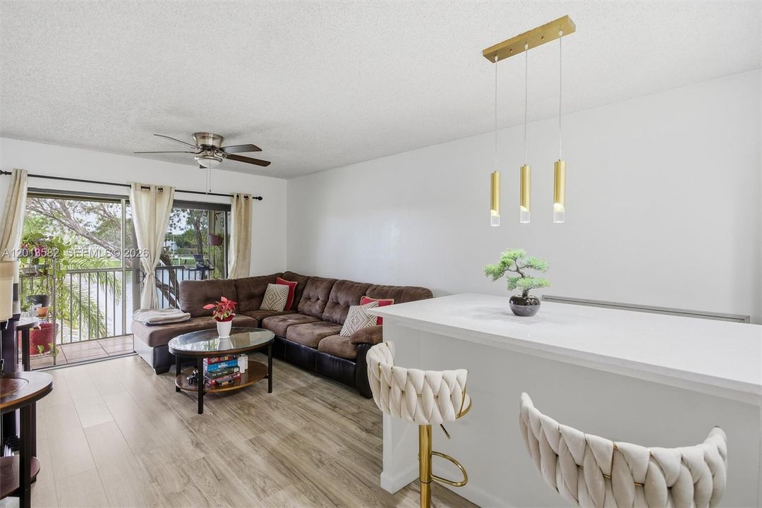 For Sale: $186,999 (1 beds, 1 baths, 630 Square Feet)