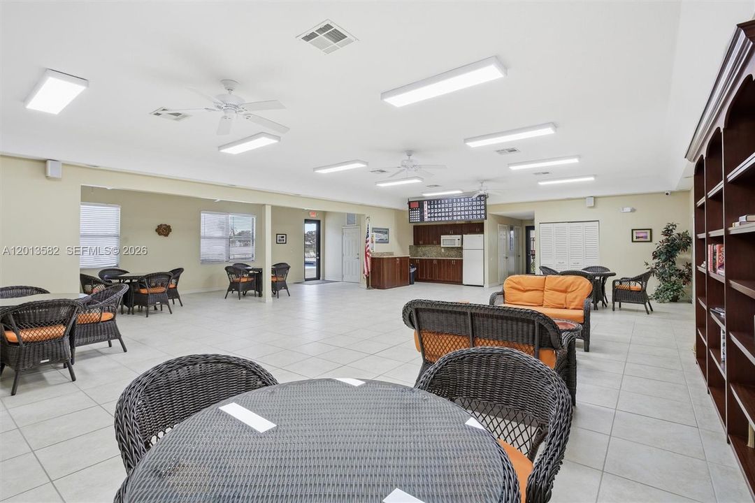 For Sale: $186,999 (1 beds, 1 baths, 630 Square Feet)