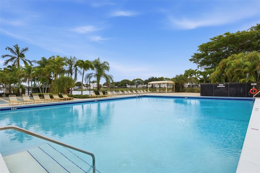 For Sale: $186,999 (1 beds, 1 baths, 630 Square Feet)