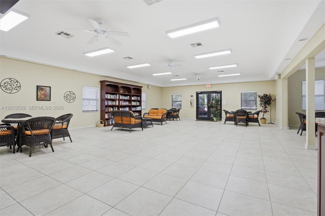 For Sale: $186,999 (1 beds, 1 baths, 630 Square Feet)