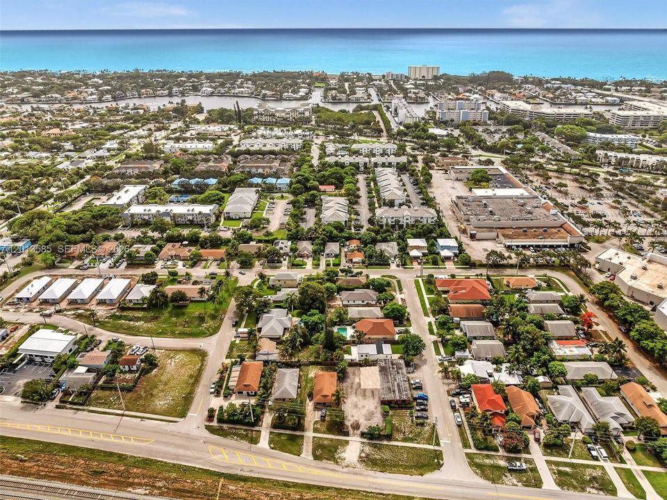 For Rent: $3,400 (2 beds, 2 baths, 972 Square Feet)