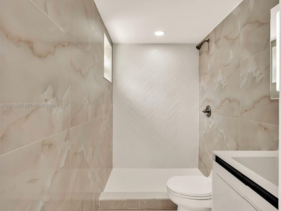 For Rent: $3,400 (2 beds, 2 baths, 972 Square Feet)