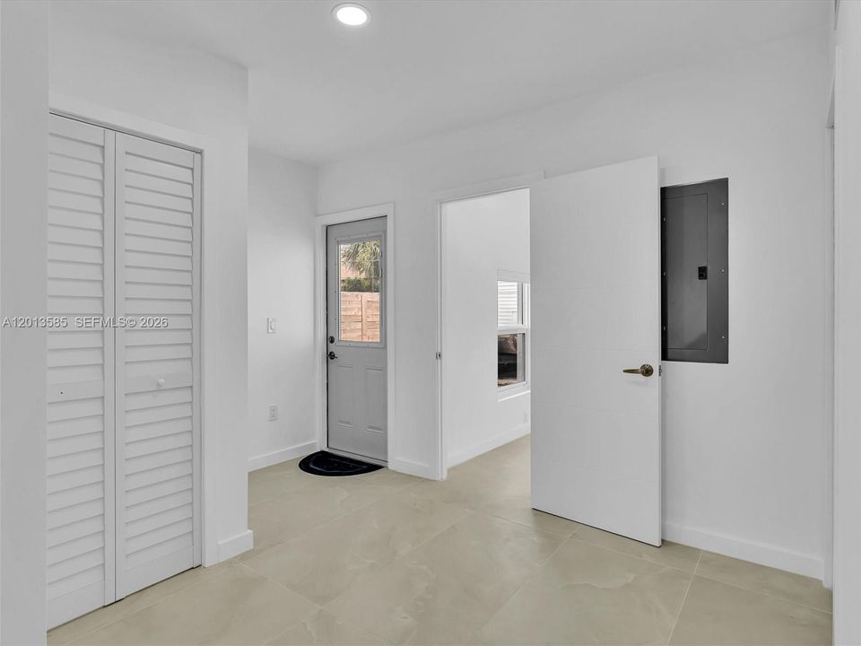 For Rent: $3,400 (2 beds, 2 baths, 972 Square Feet)