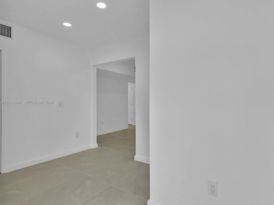 For Rent: $3,400 (2 beds, 2 baths, 972 Square Feet)