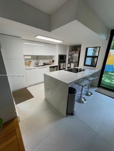 Activo con contrato: $6,000 (3 camas, 3 baños, 1195 Pies cuadrados)
