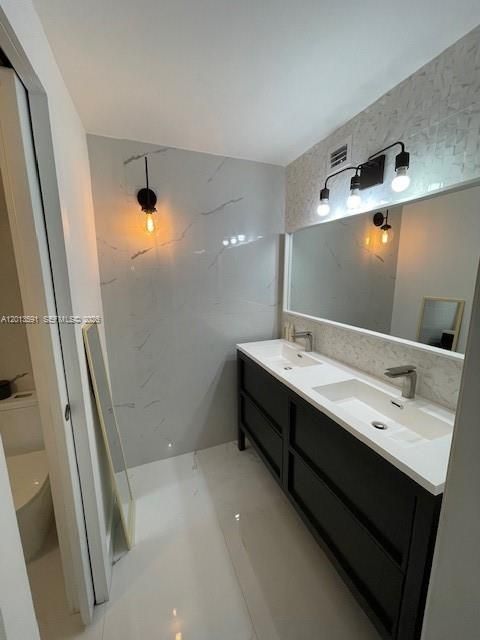 Activo con contrato: $6,000 (3 camas, 3 baños, 1195 Pies cuadrados)