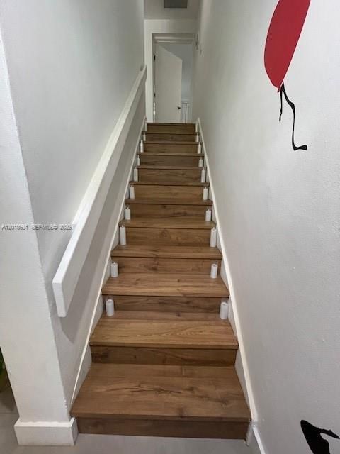 Activo con contrato: $6,000 (3 camas, 3 baños, 1195 Pies cuadrados)