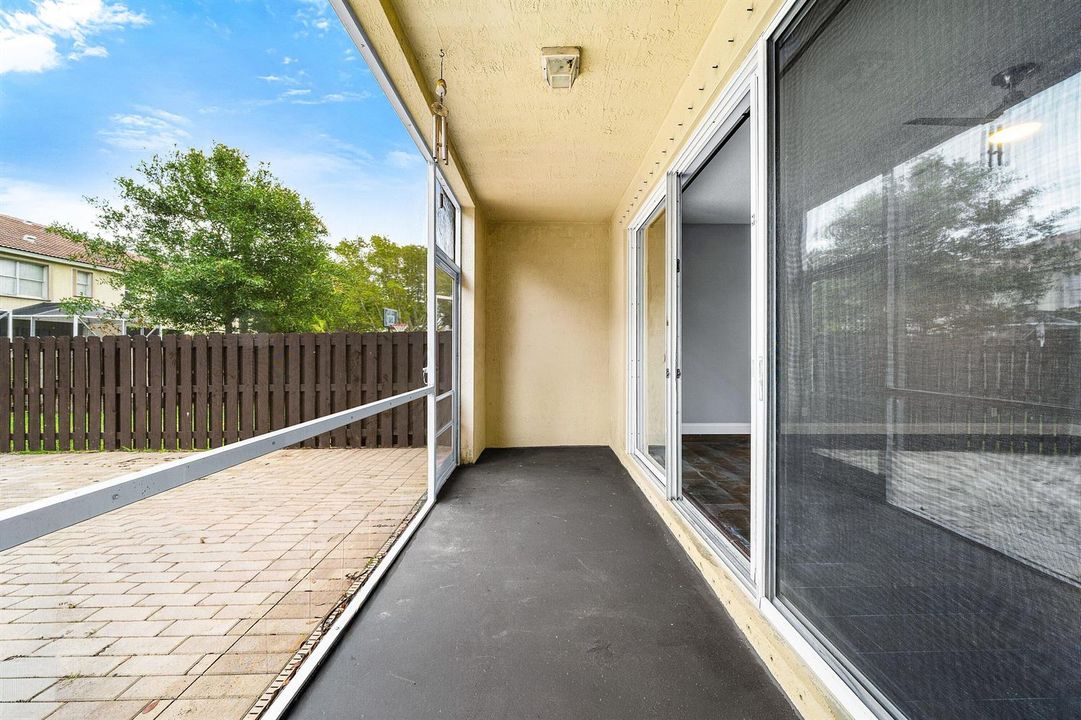 027-9663LagoDrive-BoyntonBeach-FL-33472-