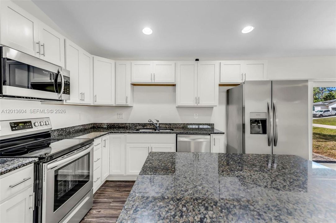 На продажу: $279,950 (3 спален, 2 ванн, 1494 Квадратных фут)