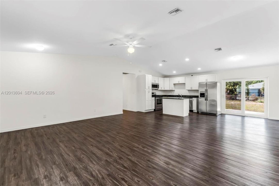 На продажу: $279,950 (3 спален, 2 ванн, 1494 Квадратных фут)