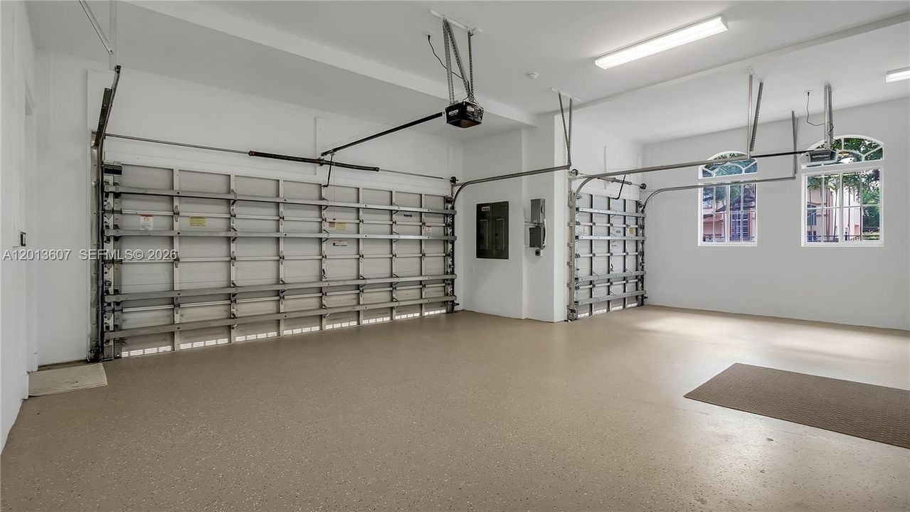 3-Car Garage