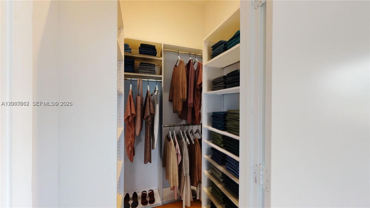 En Venta: $736,000 (3 camas, 2 baños, 0 Pies cuadrados)