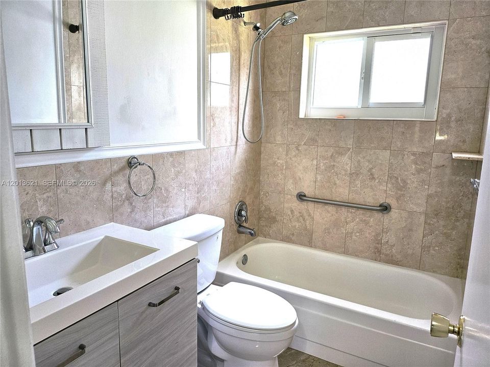 En Venta: $300,000 (2 camas, 1 baños, 1161 Pies cuadrados)