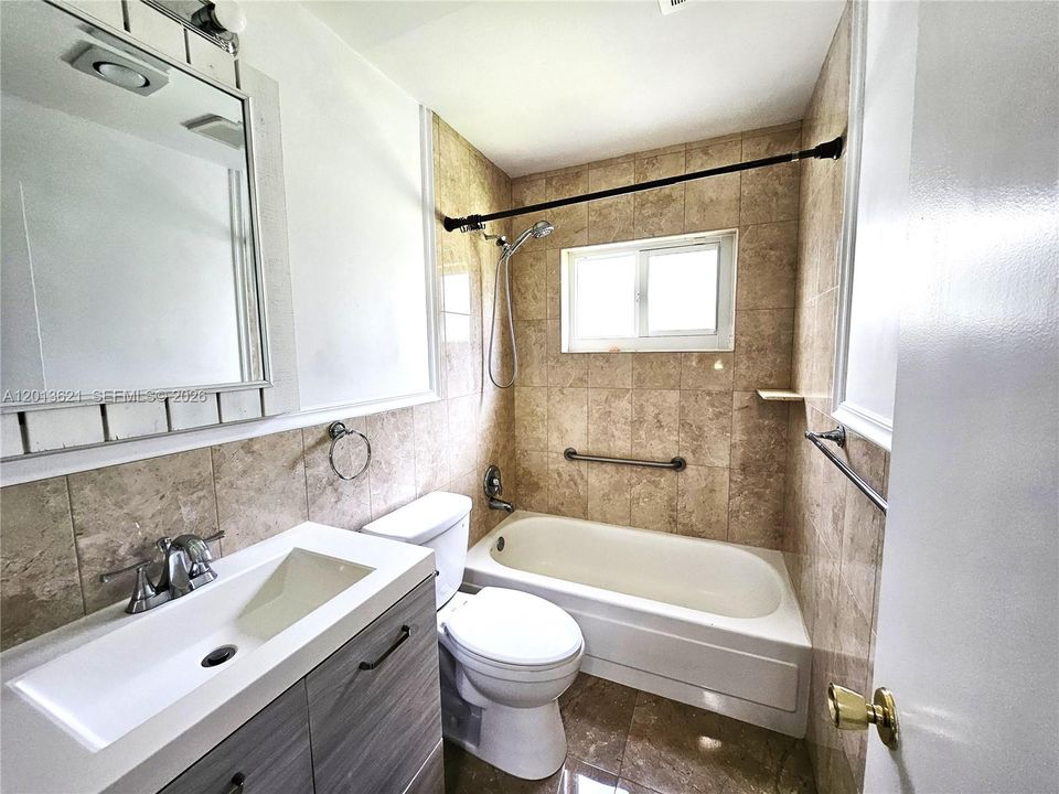 En Venta: $300,000 (2 camas, 1 baños, 1161 Pies cuadrados)