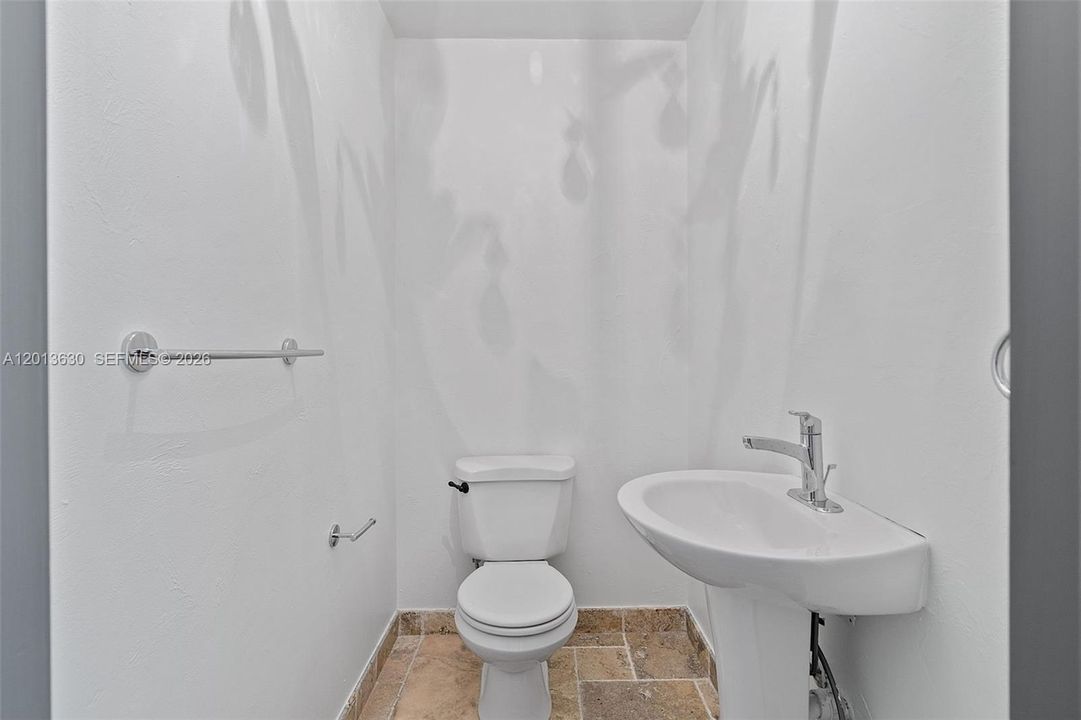 В аренду: $7,000 (3 спален, 3 ванн, 2926 Квадратных фут)