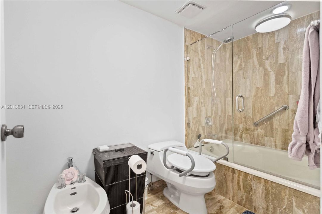 For Sale: $789,000 (2 beds, 2 baths, 1450 Square Feet)