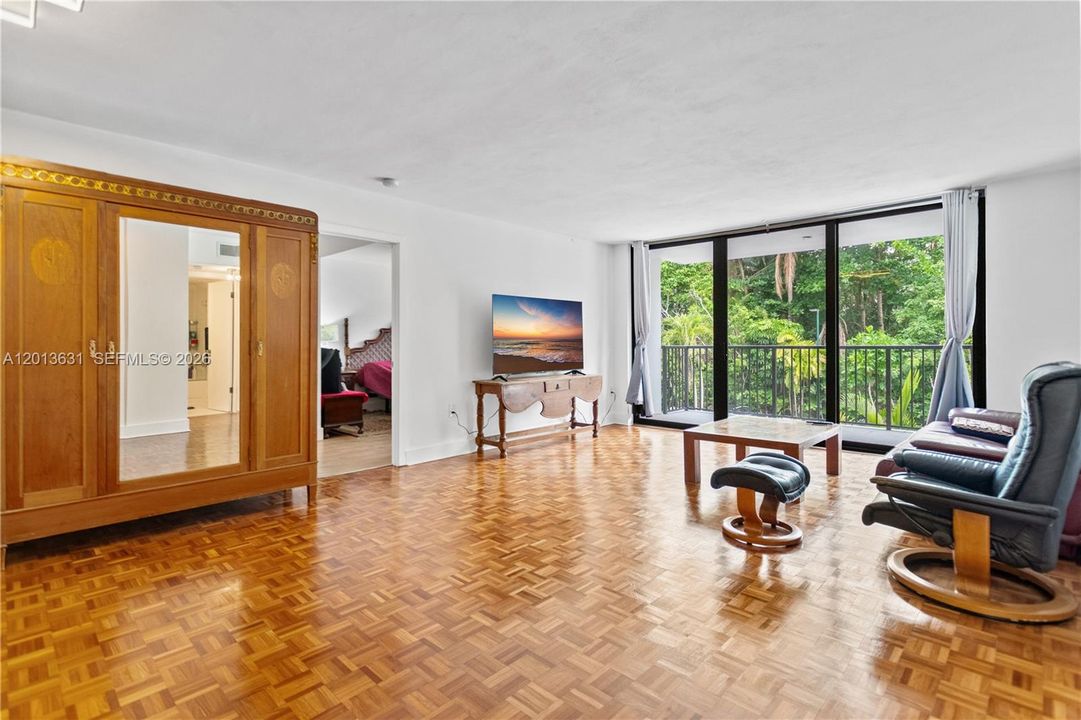 For Sale: $789,000 (2 beds, 2 baths, 1450 Square Feet)