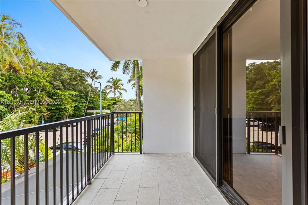 For Sale: $789,000 (2 beds, 2 baths, 1450 Square Feet)