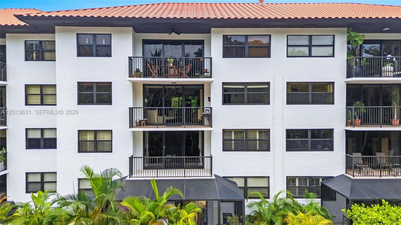 For Sale: $789,000 (2 beds, 2 baths, 1450 Square Feet)