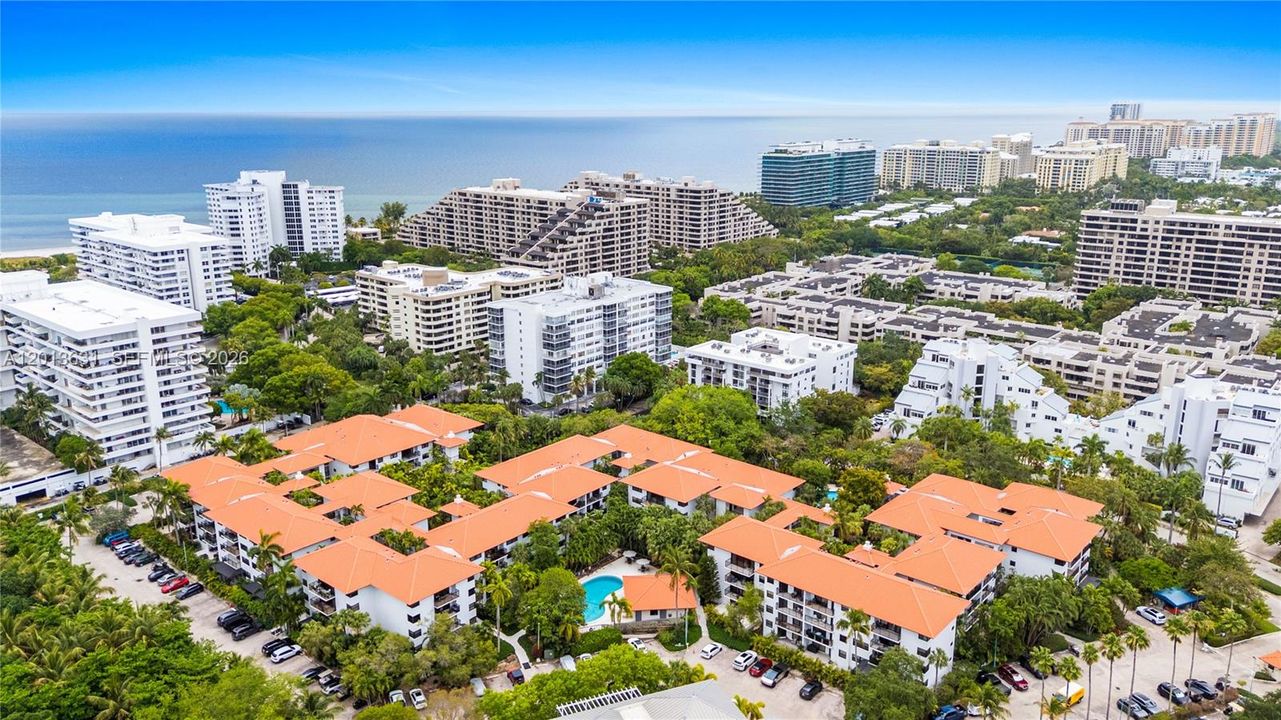 For Sale: $789,000 (2 beds, 2 baths, 1450 Square Feet)