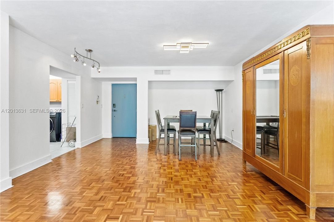 For Sale: $789,000 (2 beds, 2 baths, 1450 Square Feet)