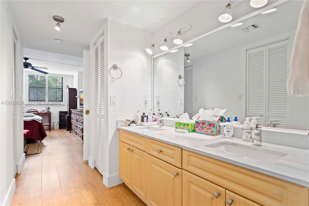 For Sale: $789,000 (2 beds, 2 baths, 1450 Square Feet)