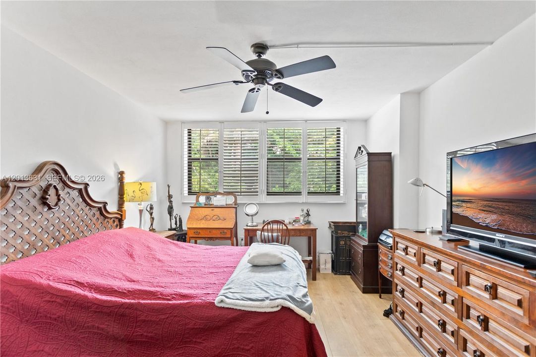 For Sale: $789,000 (2 beds, 2 baths, 1450 Square Feet)