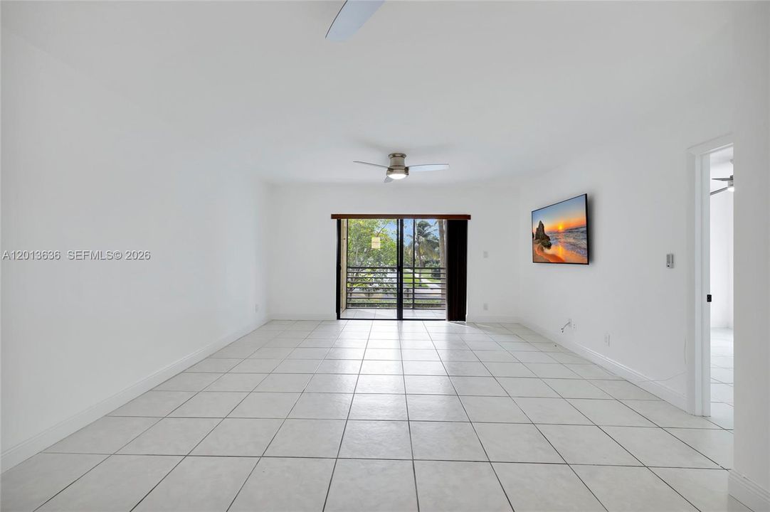 Activo con contrato: $1,800 (2 camas, 2 baños, 936 Pies cuadrados)