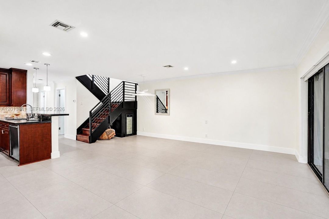 Recientemente alquilado: $3,600 (2 camas, 2 baños, 1381 Pies cuadrados)