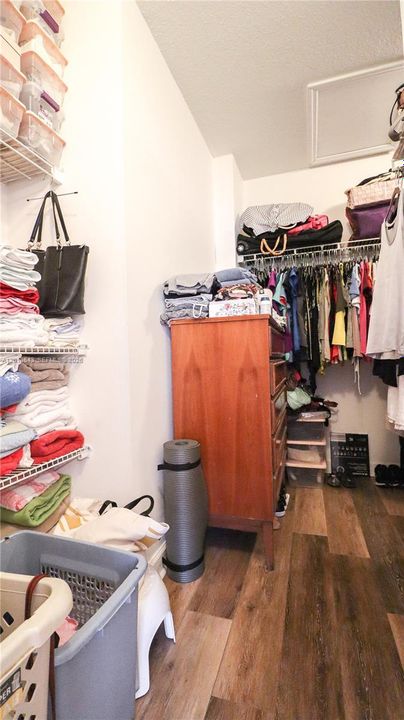 Activo con contrato: $3,400 (3 camas, 2 baños, 1676 Pies cuadrados)
