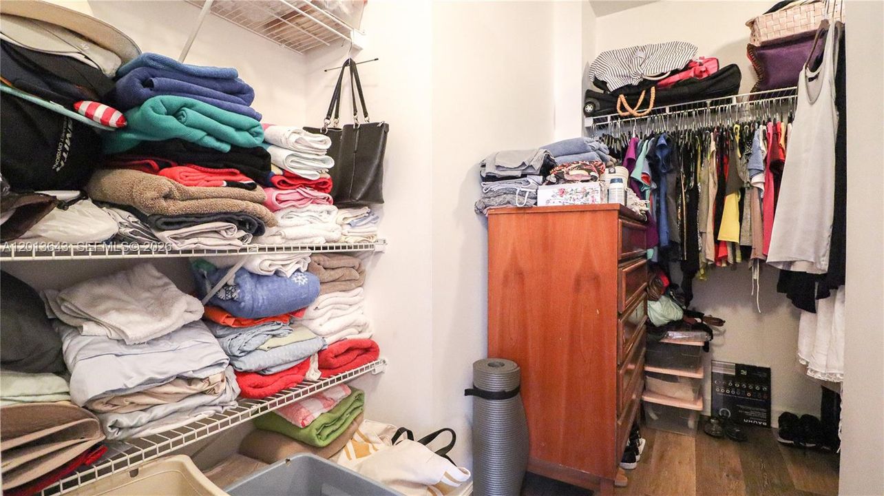 Activo con contrato: $3,400 (3 camas, 2 baños, 1676 Pies cuadrados)